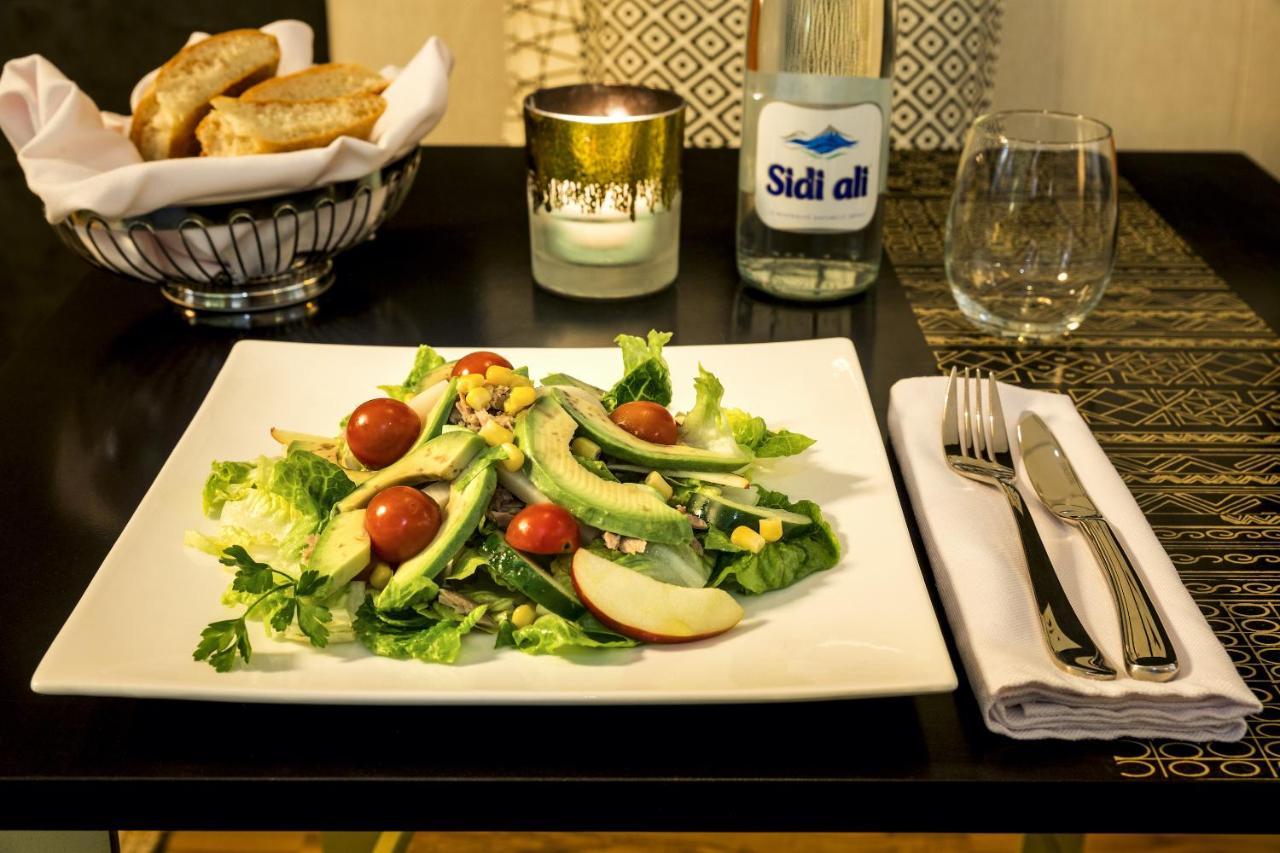 Suite Azur Hotel Esauira Exterior foto A salad with Sidi Ali