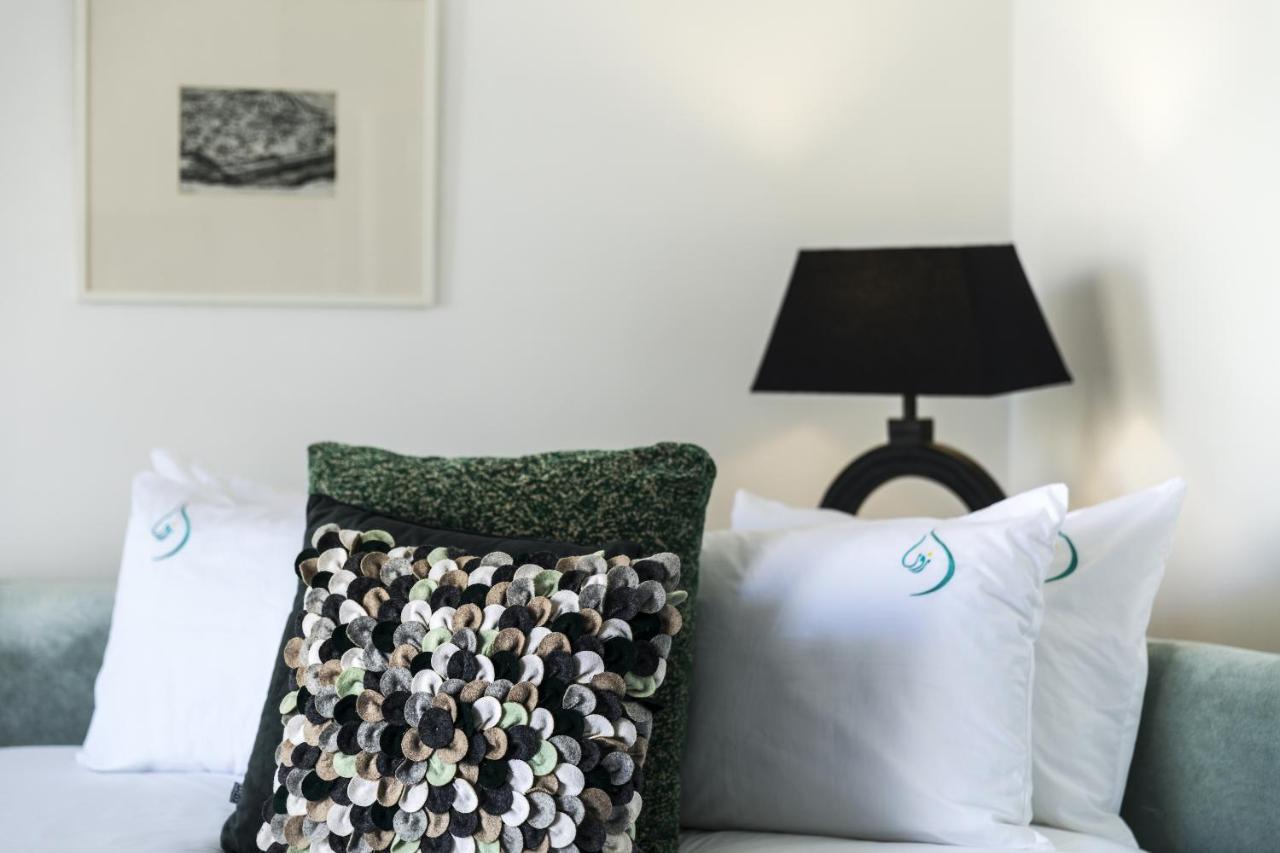 Suite Azur Hotel Esauira Exterior foto A throw pillow
