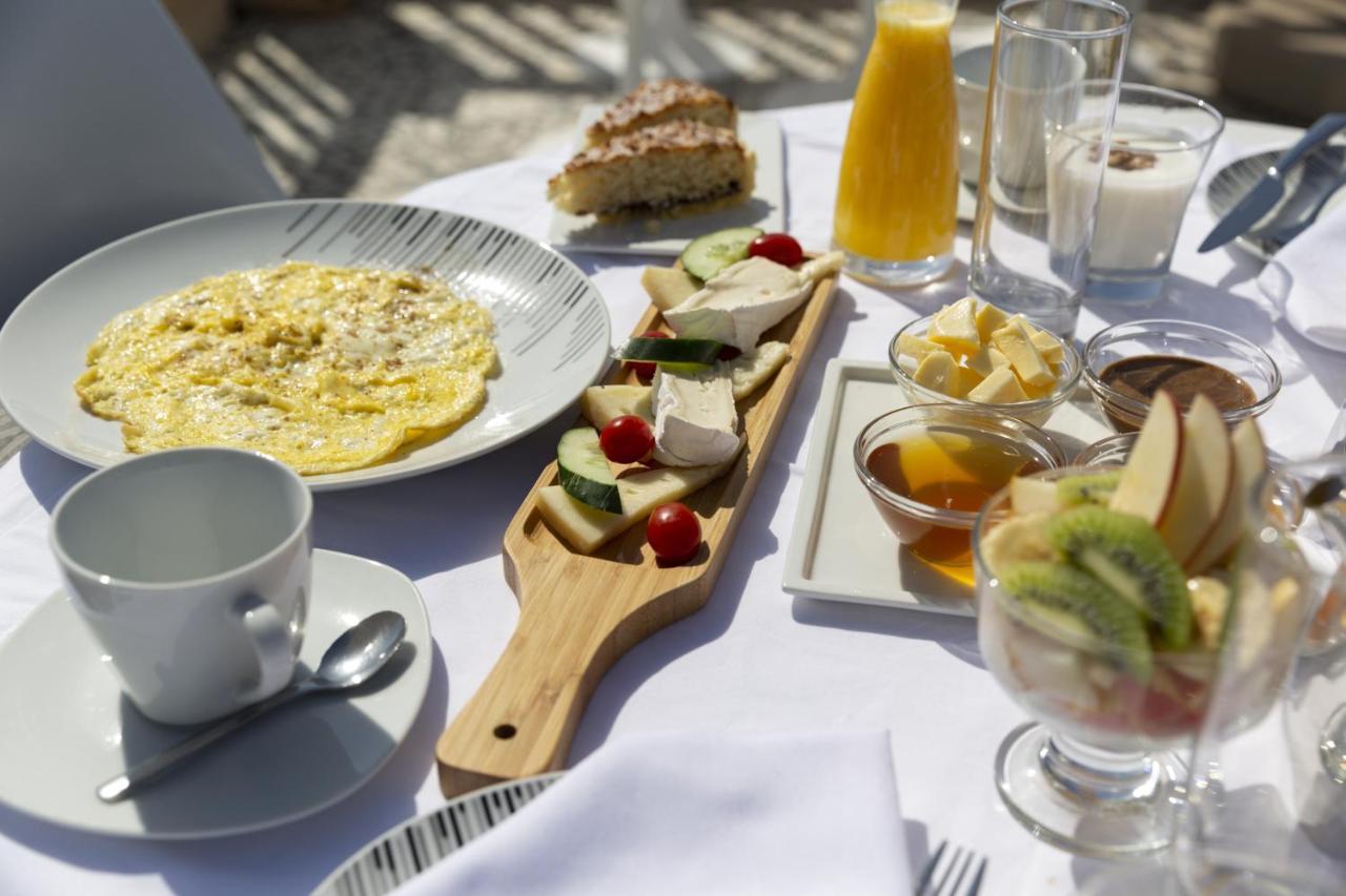 Suite Azur Hotel Esauira Exterior foto A typical breakfast
